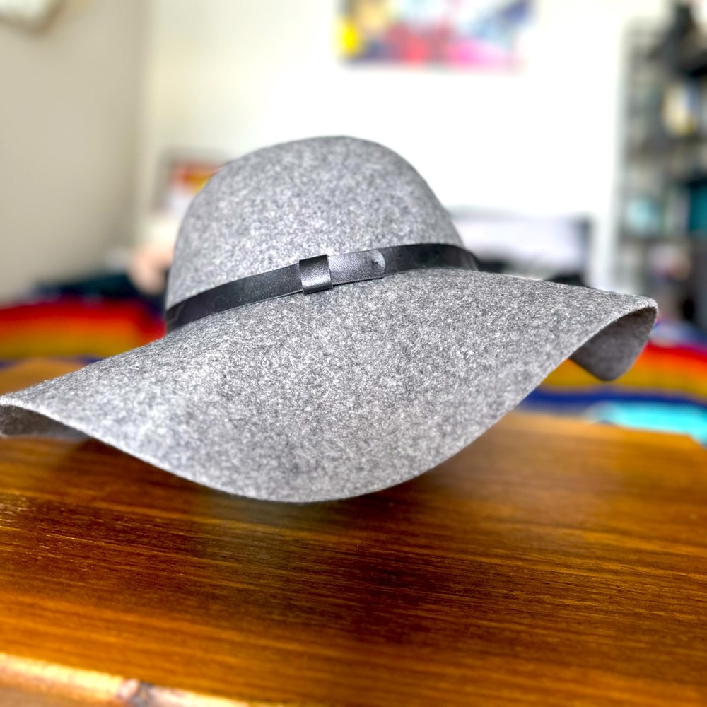Nordstrom BP grey felt hat with pleather black strap. Never worn